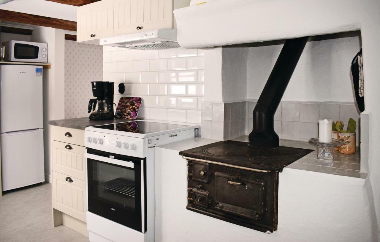 Stunning Home In Tjaellmo With Kitchen Exteriör bild